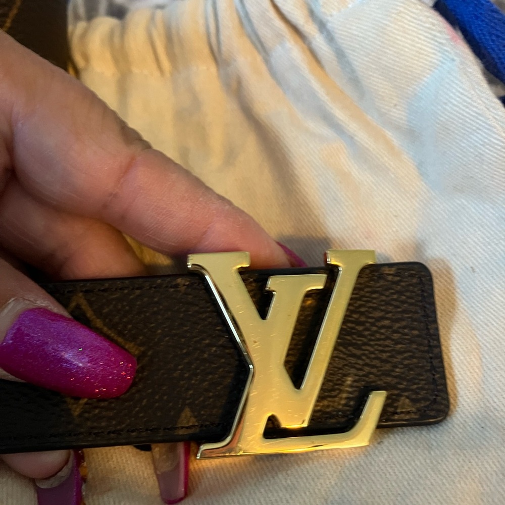 Women’s Louis Vuitton reversible belt